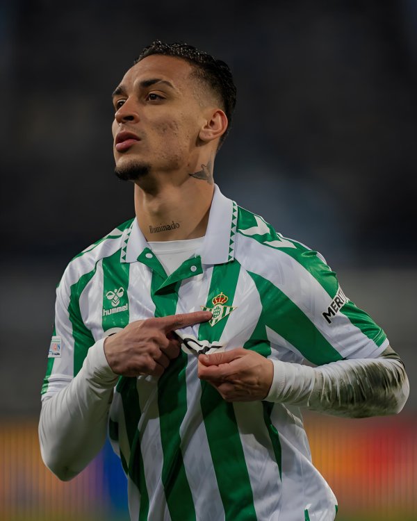 海顺优配 从“亿元水货”到“绿白救世主”: 安东尼涅槃重生背后的三重密码