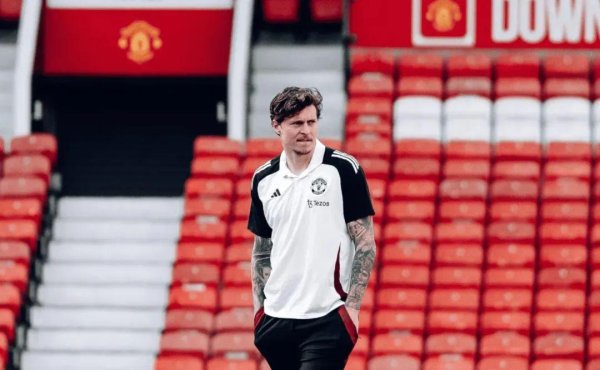 猎股网 官宣！曼联悍将离队！8年红魔生涯结束