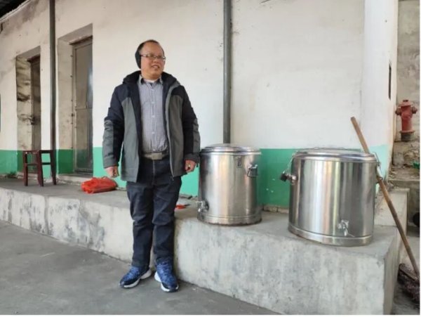 点搭网配资 从深夜烧水到安心饮水：这一杯水，终于不再翻山越岭