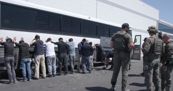 创赢盘交易 超300名韩国人在美被抓，两国各执一词，一文梳理韩美“罗生门”